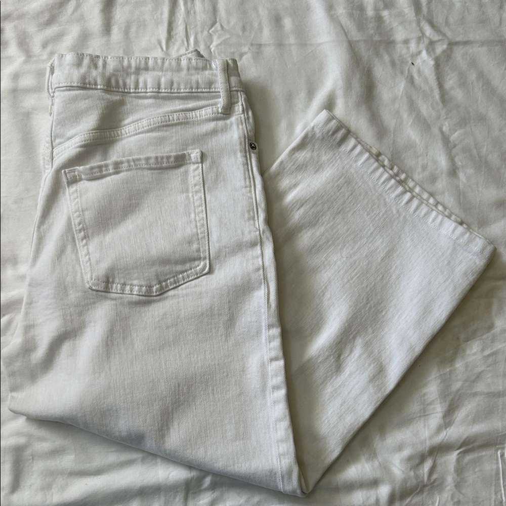 Old Navy Women's Extra High Rise Wide Leg Jeans in White size 6